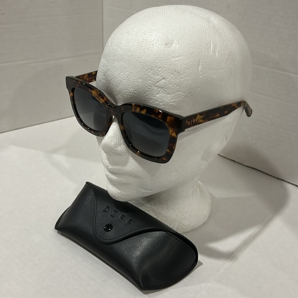 DIFF Carson Designer Square Sunglasses Women UV400 Polarized Protection, 2023 F. - Picture 5 of 16